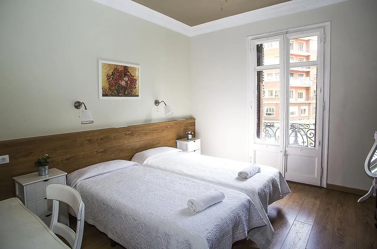 Mai & Maud Paralel Apartment Barcelona