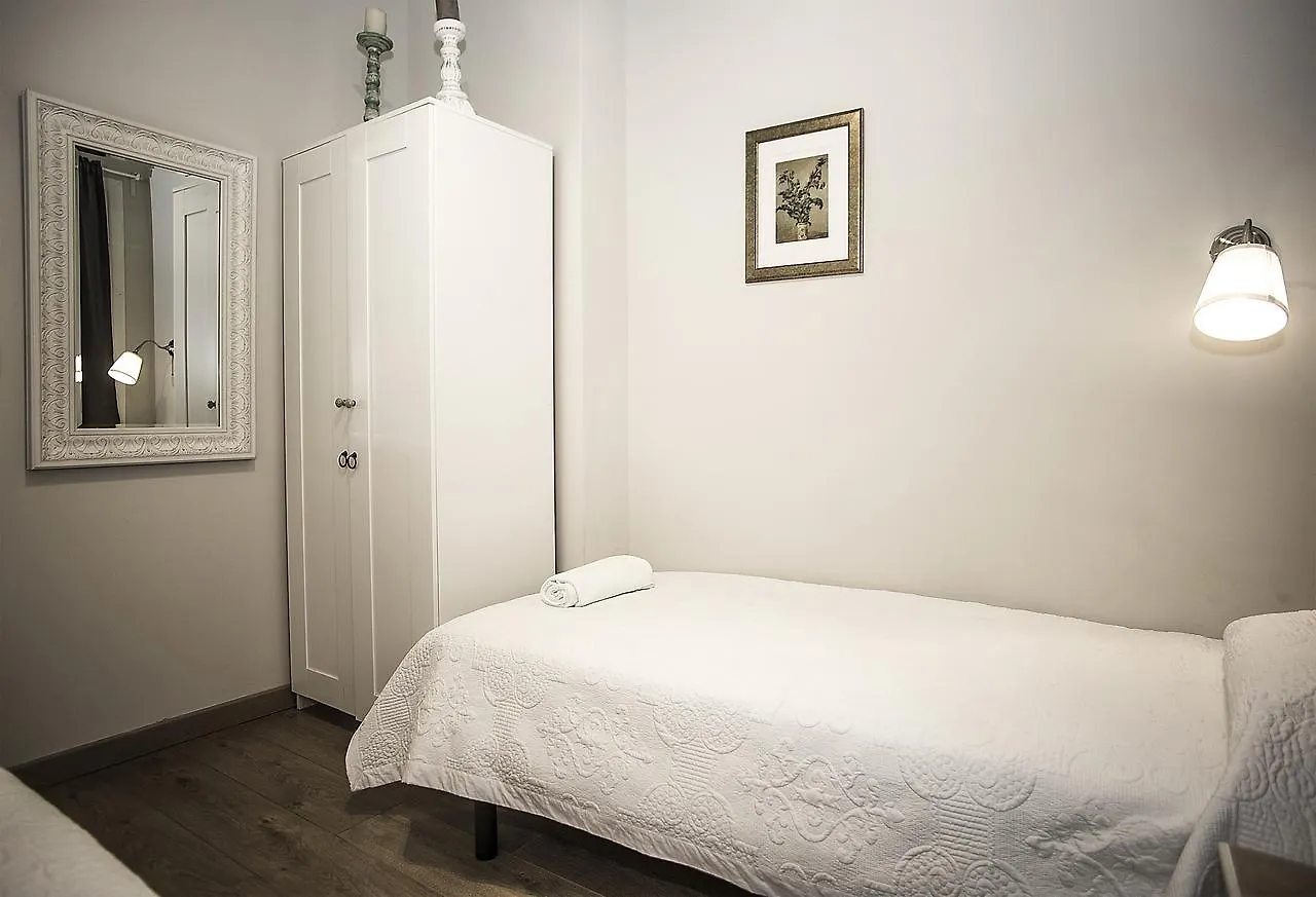 Mai & Maud Paralel Apartment Barcelona