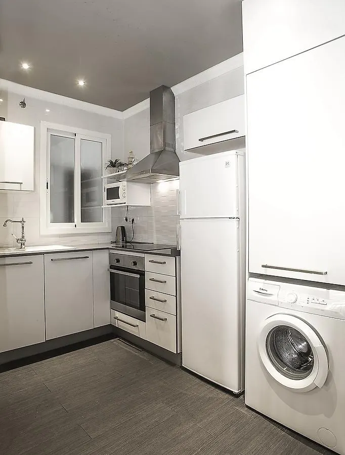 Mai & Maud Paralel Apartment Barcelona