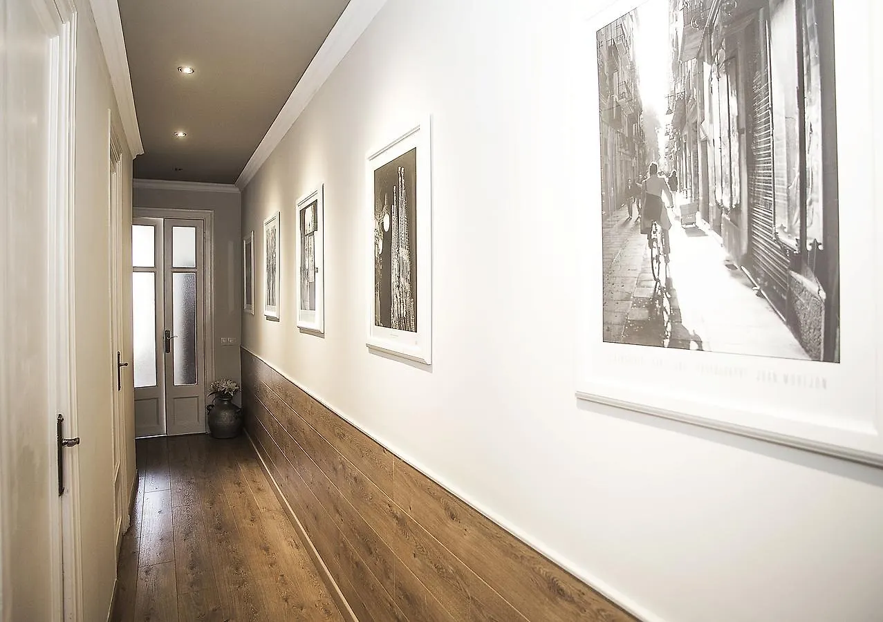 Mai & Maud Paralel Apartment Barcelona