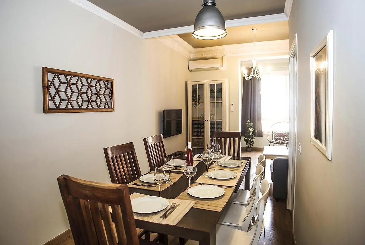 Mai & Maud Paralel Apartment Barcelona
