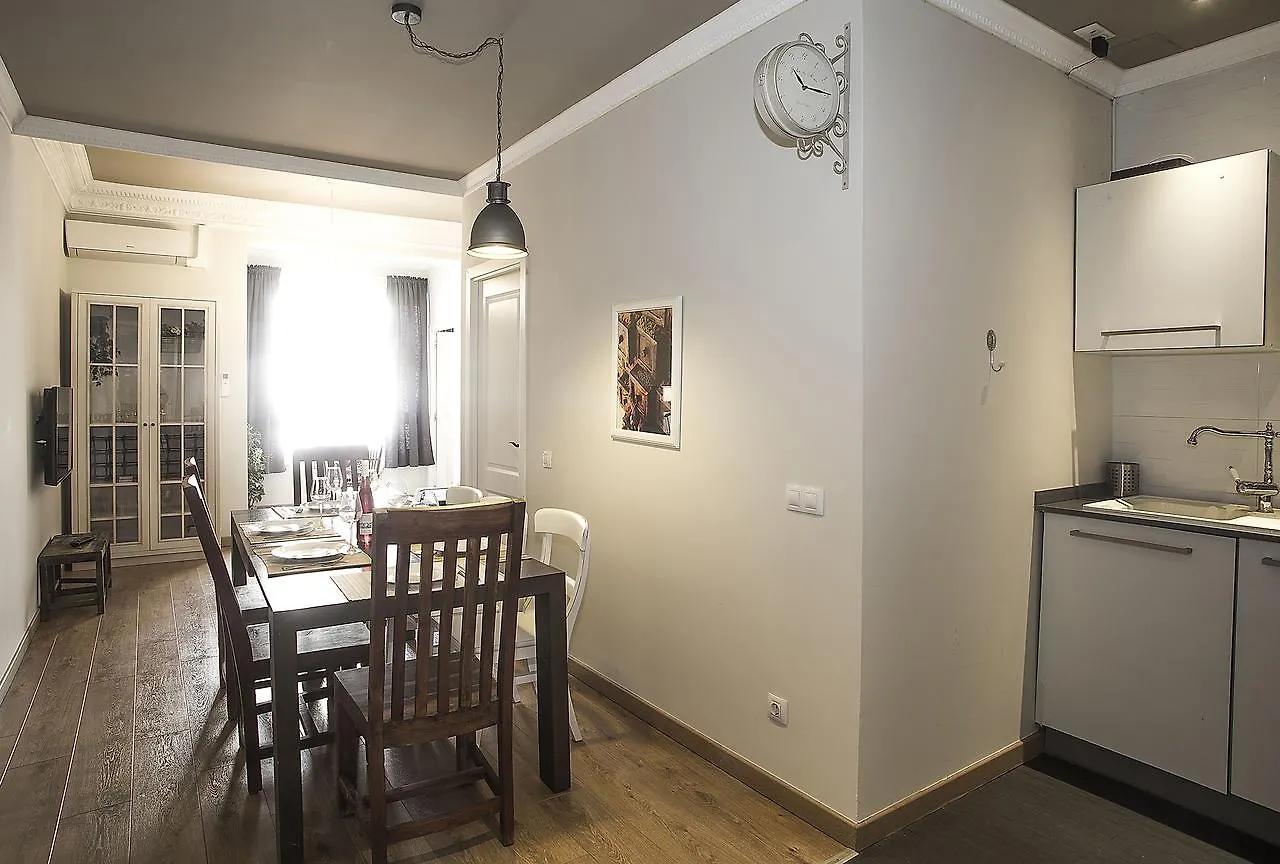 Mai & Maud Paralel Apartment Barcelona